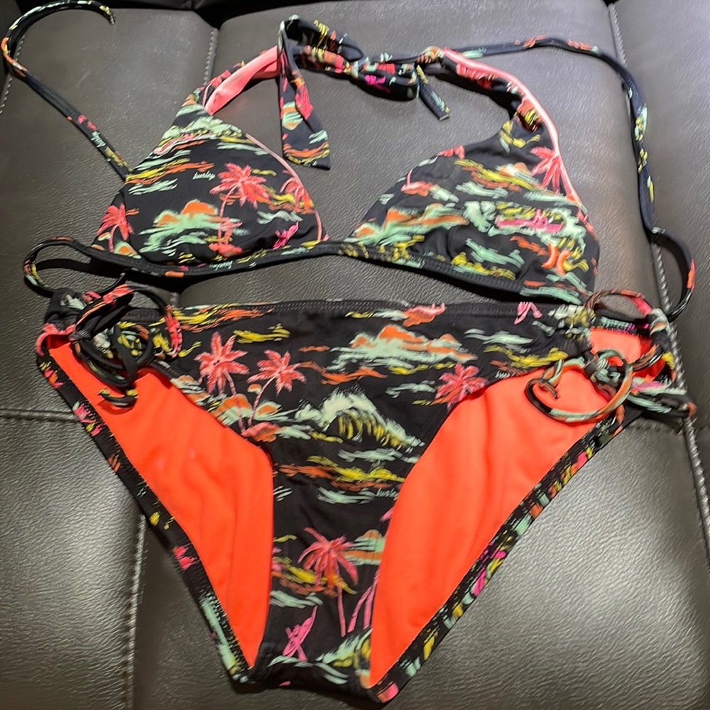 Hurley palm tree print bikini set size small